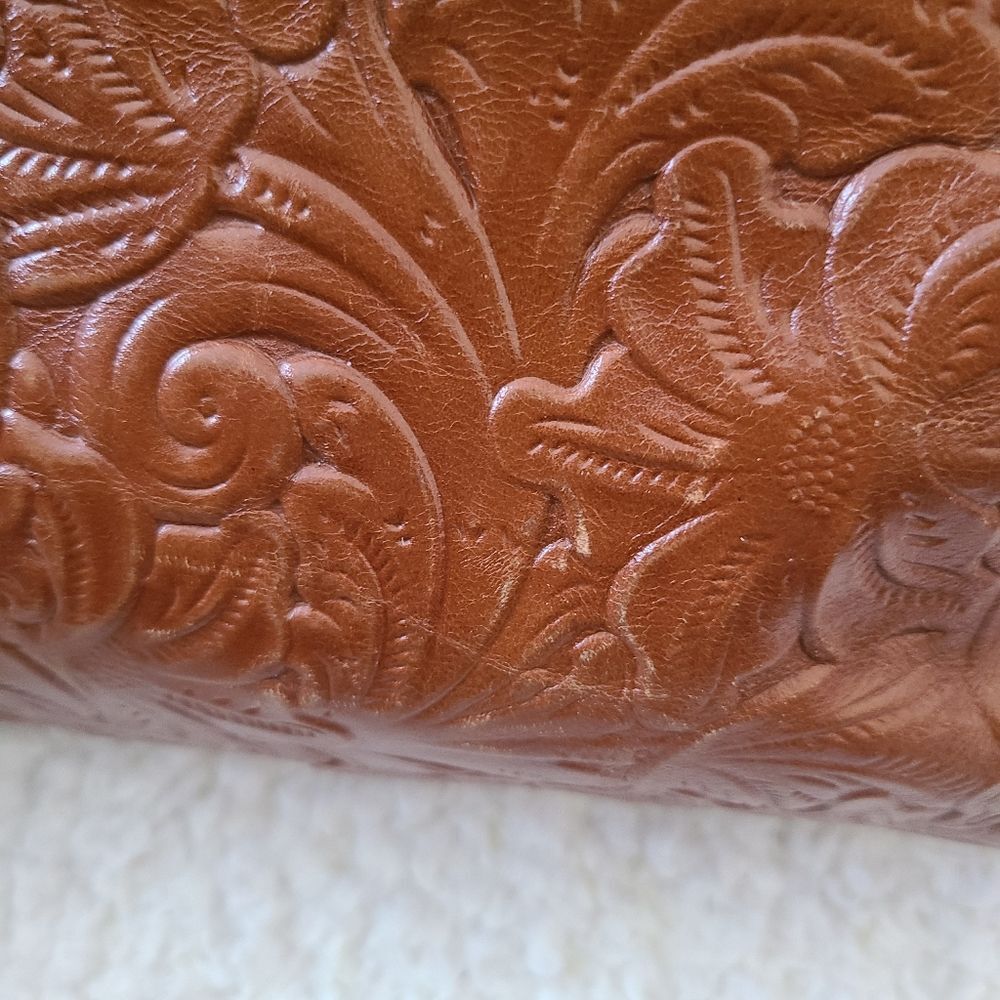 Patricia Nash Poppy‎ Tote in Burnished Tooled Gold - Picture 5 of 14